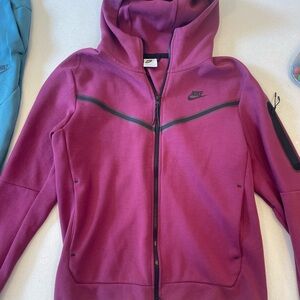 Men Medium NIKE tech full zip like new condition